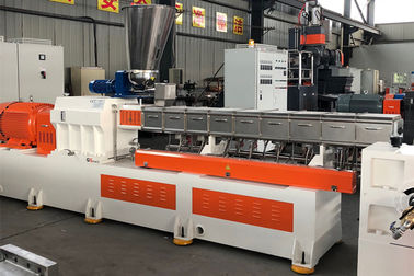 China capacidade gêmea do quilograma da máquina 500 da extrusora de parafuso de 75mm/H 12 meses de garantia fábrica