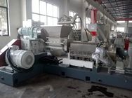 China Grânulo de borracha do único parafuso que fazem a máquina para a mangueira da condição do ar do automóvel empresa