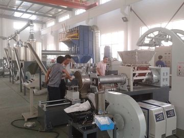 China máquina de borracha da extrusora 800-1000kg/H com o controlador de temperatura do molde fábrica